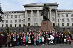 Борітеся – поборете! Вам Бог помагає! – в обласному центрі Волині вшанували Великого Кобзаря - Фото 1