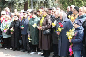 Міжнародний день визволення в’язнів нацистських концтаборів: у Луцьку вшанували пам’ять невинно вбитих людей - Фото 1