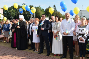 Державне свято зібрало під синьо-жовтим стягом українського прапора сотні волинян - Фото 1