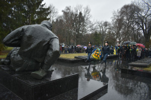 У Луцьку відзначили 76-ту річницю визволення міста від нацистських загарбників - Фото 1