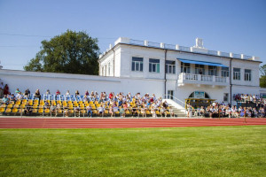 У місті шахтарів урочисто відкрили оновлений стадіон - Фото 1