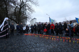 «Збережи пам’ять. Збережи правду»: на Волині вшанували пам’ять жертв голодоморів - Фото 1