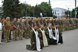 У перший четвер липня в Луцьку традиційно вшанували пам’ять військових, які загнули у зоні АТО/ООС - Фото 1