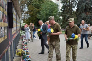 У Луцьку вшанували загиблих військових під час російсько-української війни - Фото 1