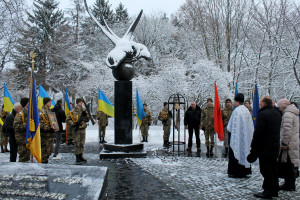 В День вшанування учасників ліквідації наслідків аварії на Чорнобильській АЕС у Луцьку відбулися пам’ятні заходи - Фото 1