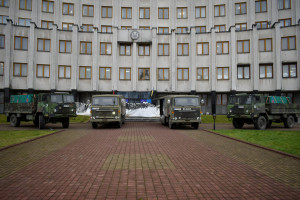 4 спеціалізованих вантажівки із потужними генераторами, одну з яких отримала Волинь, надали Україні шведські волонтери - Фото 1