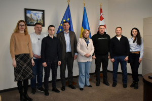 Начальник ОВА Юрій Погуляйко провів робочу зустріч із заступницею міністра молоді та спорту України Мариною Попатенко - Фото 1