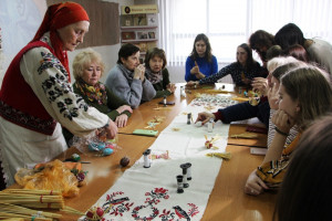 У Луцьку відбувся майстер-клас з соломоплетіння - Фото 1