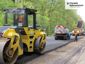 Між Дачним і Ківерцями завершують облаштовувати узбіччя дороги - Фото 1